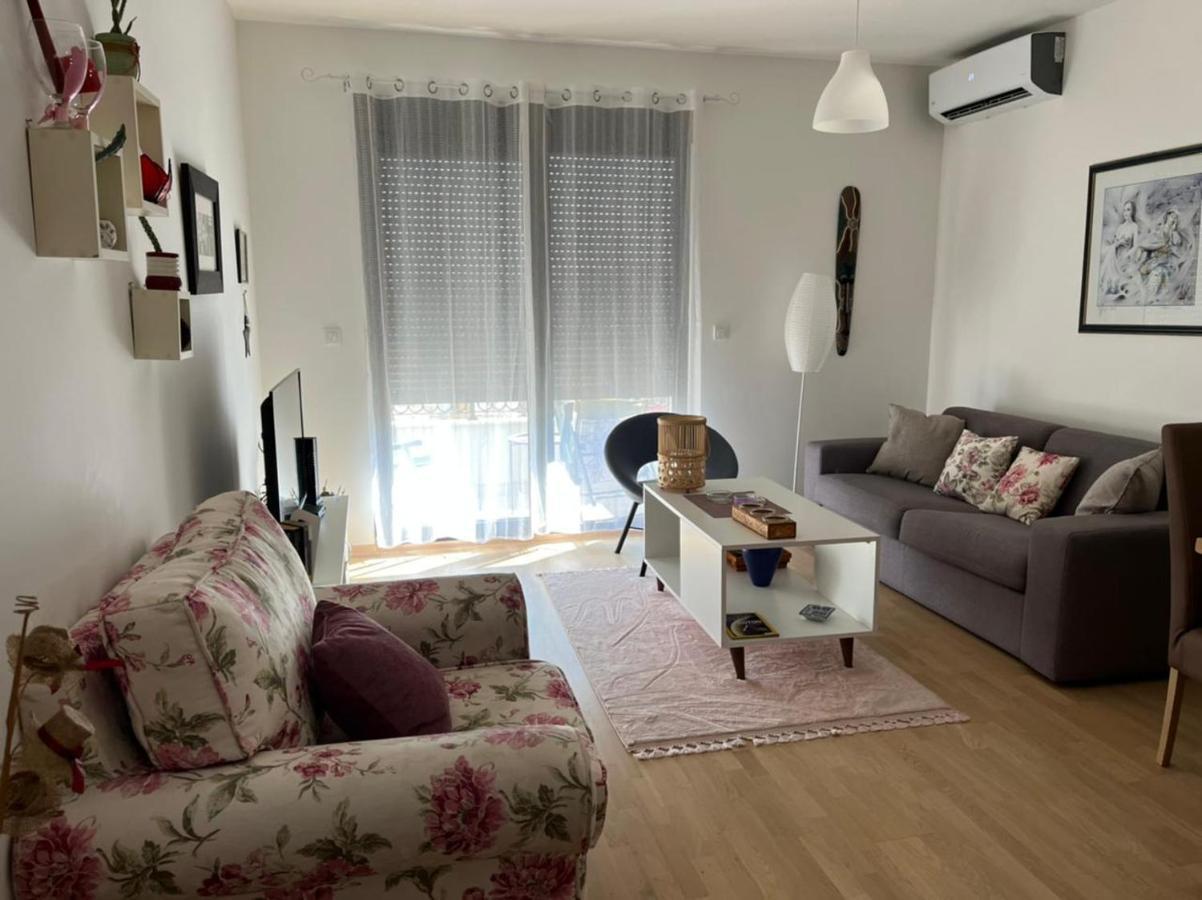 Lovely Pink Flat Apartment Подгорица Екстериор снимка