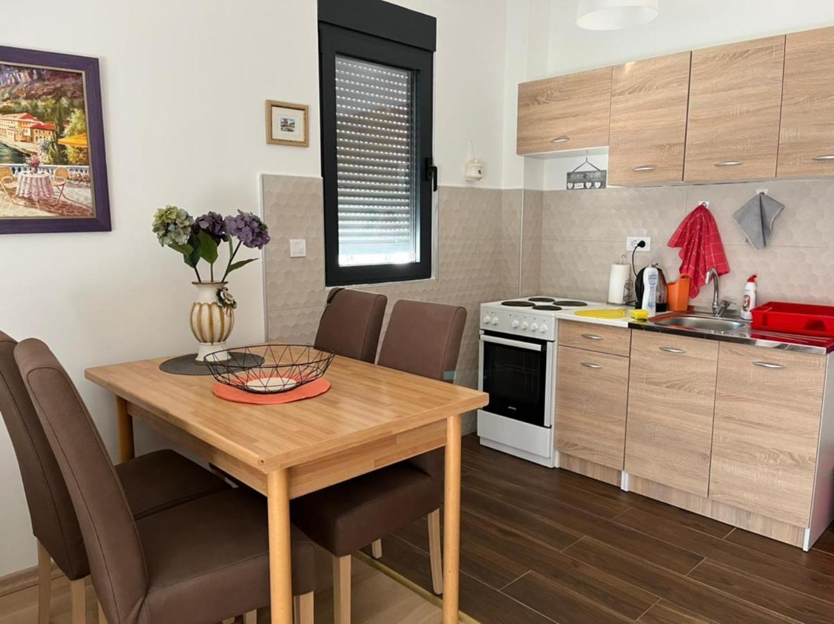 Lovely Pink Flat Apartment Подгорица Екстериор снимка