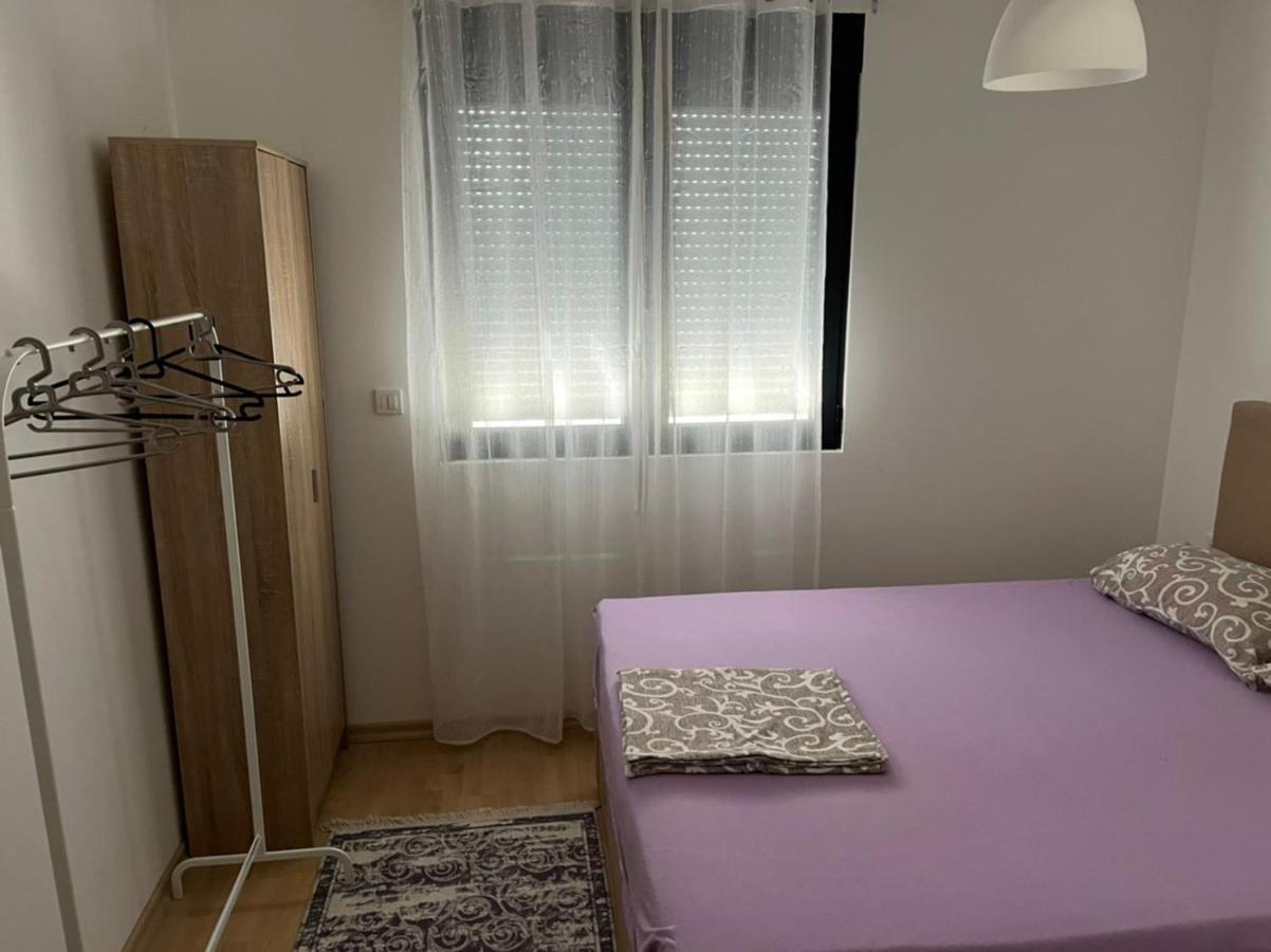 Lovely Pink Flat Apartment Подгорица Екстериор снимка